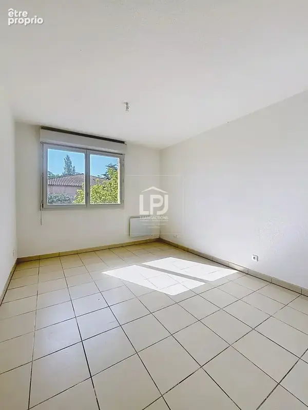 Bel appartement T2 de 39 m², balcon + 1 place de stationnement – Résidence sécurisée au calme à proximité du cœur de village et  - photo 8