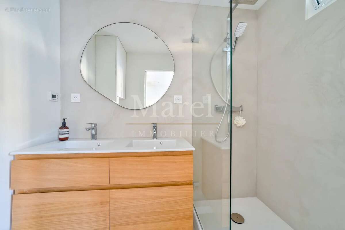 Appartement à PARIS-4E