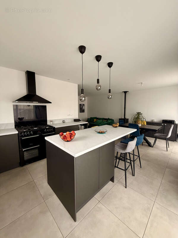 Maison à SAINT-ROMAIN-DE-JALIONAS