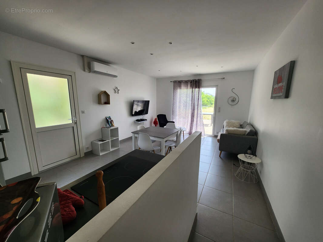 Maison à VINEZAC