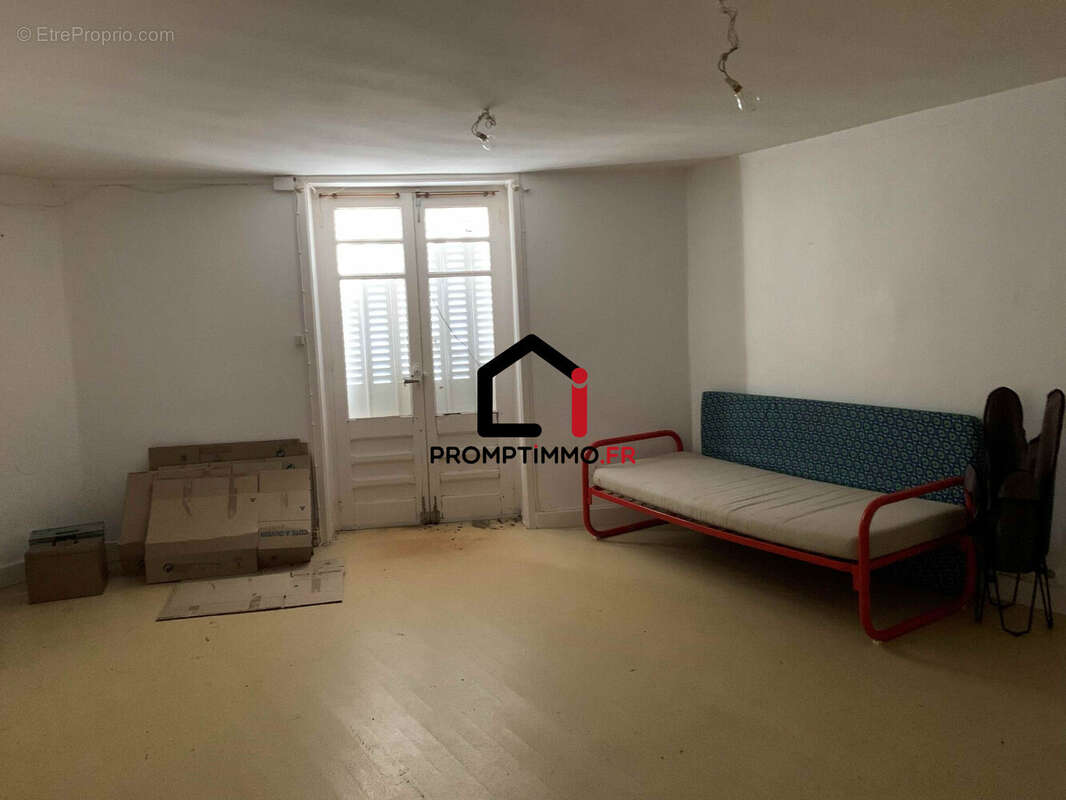 Maison à SAINTE-COLOMBE-SUR-GAND