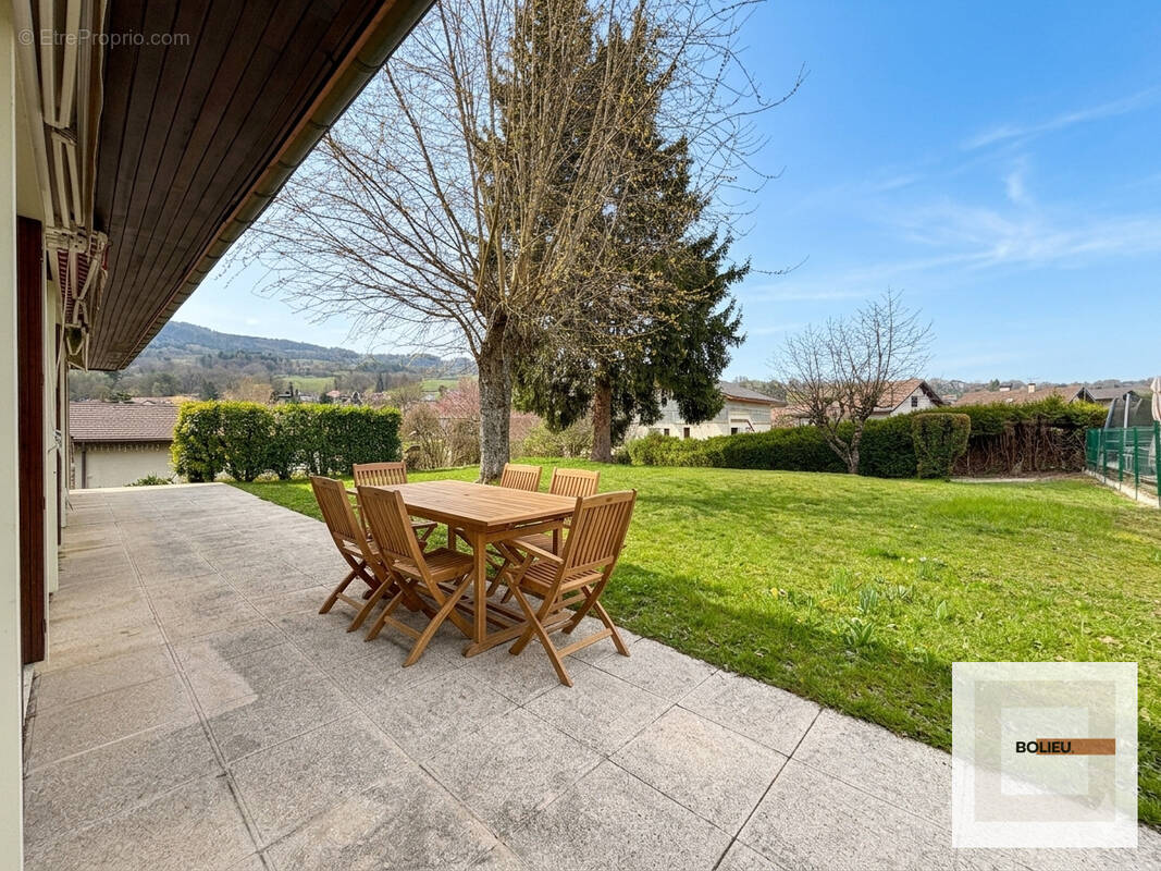 Maison à LA ROCHE-SUR-FORON