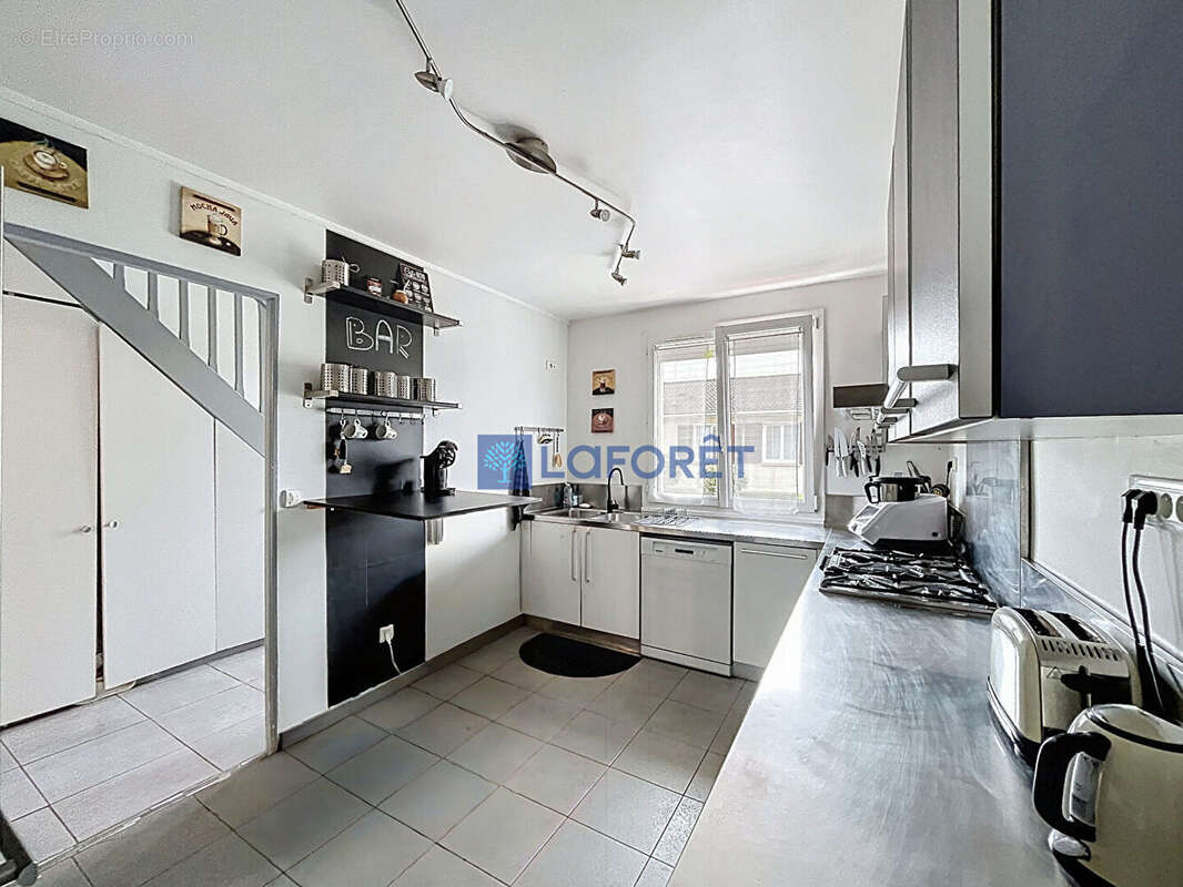 Maison à SAINT-PIERRE-DU-PERRAY