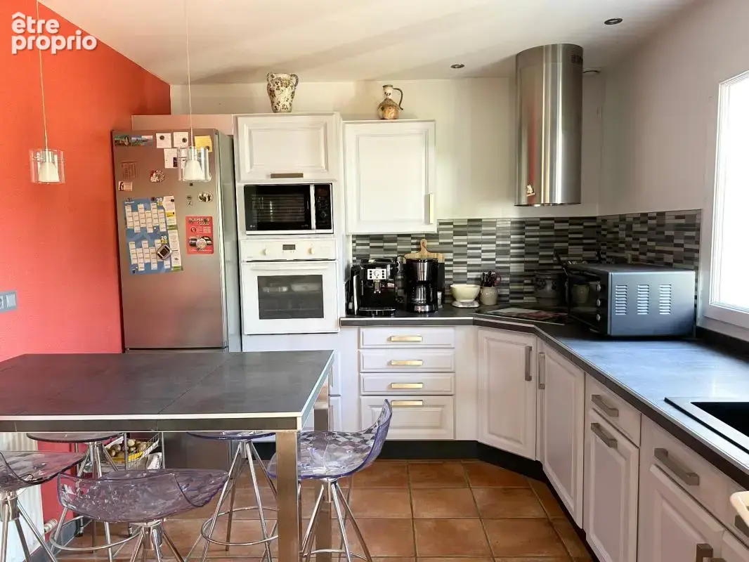Maison 5 chambres savigneux (01) - photo 12