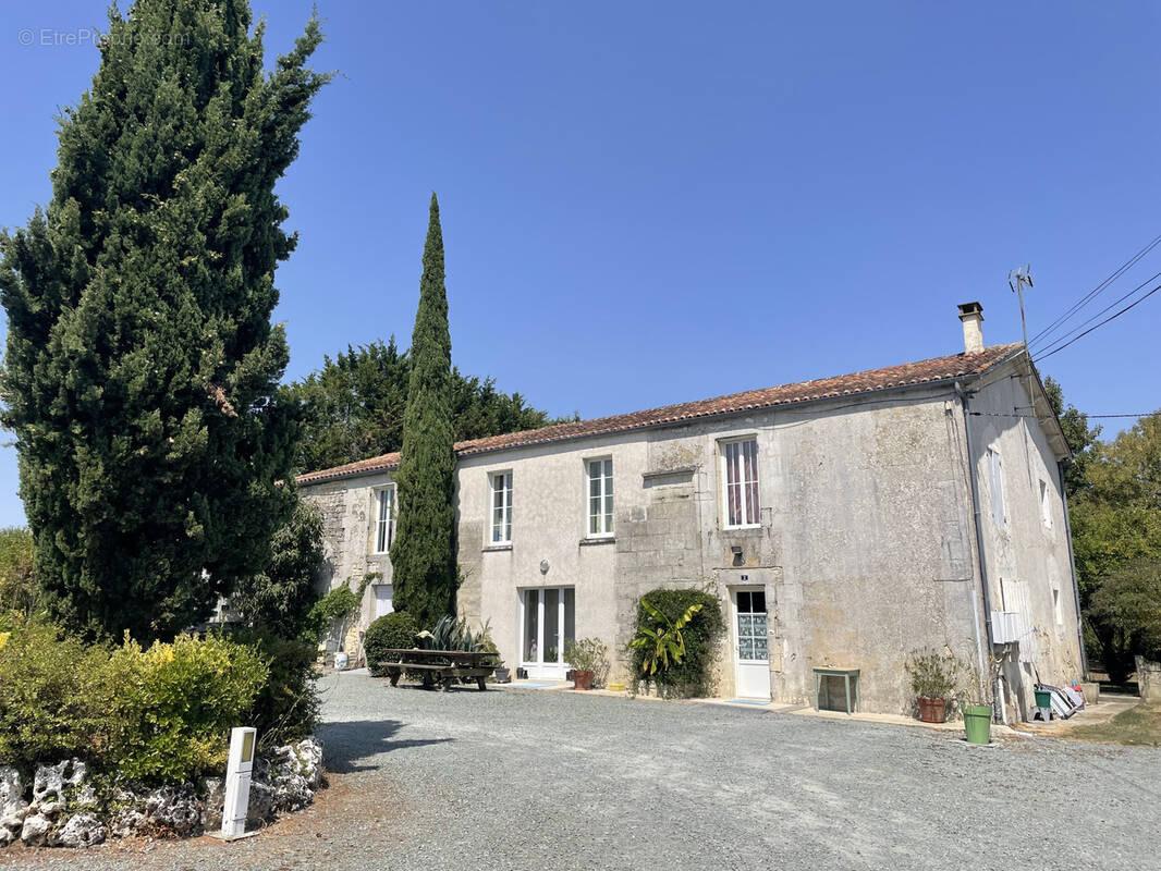Maison à SAINT-SAVINIEN