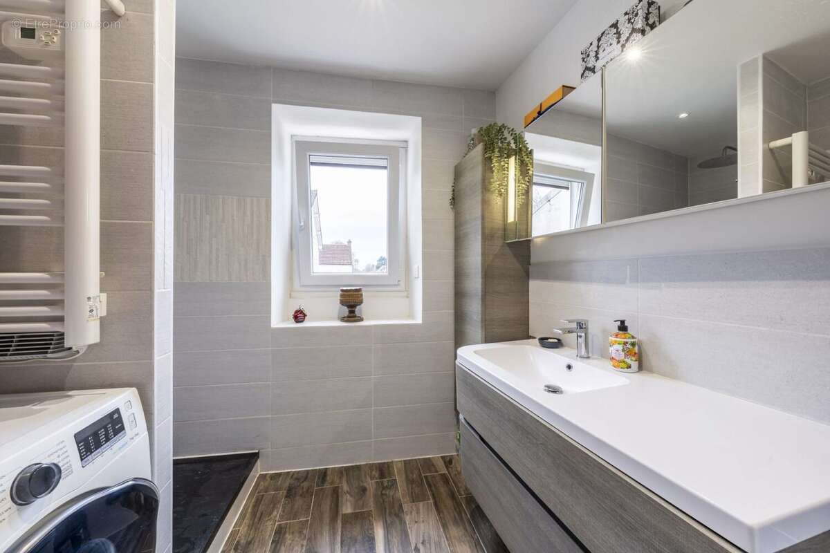 Appartement à MOISSY-CRAMAYEL