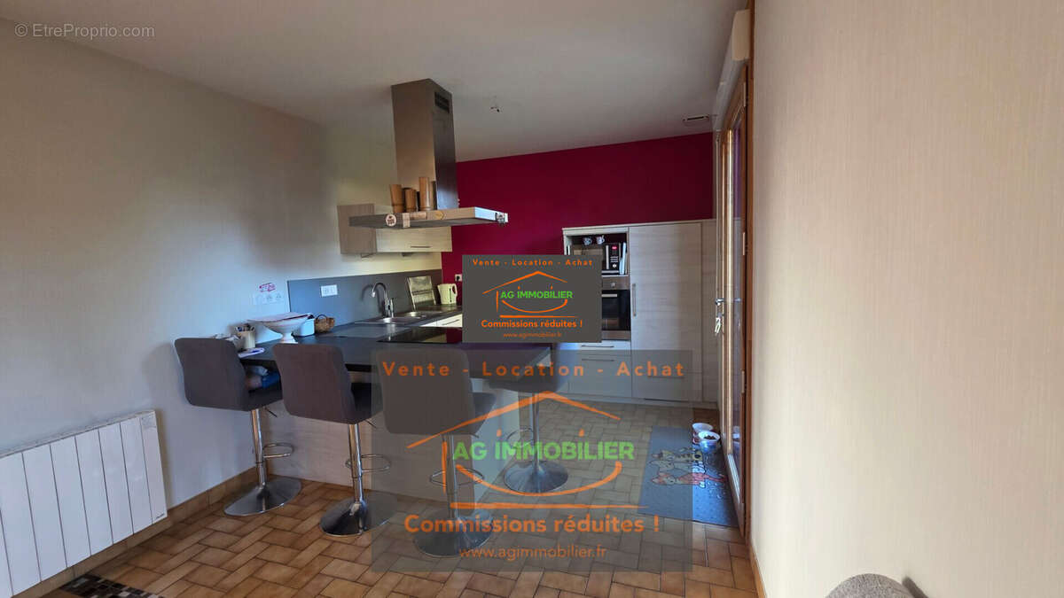 Maison à MONTGERMONT