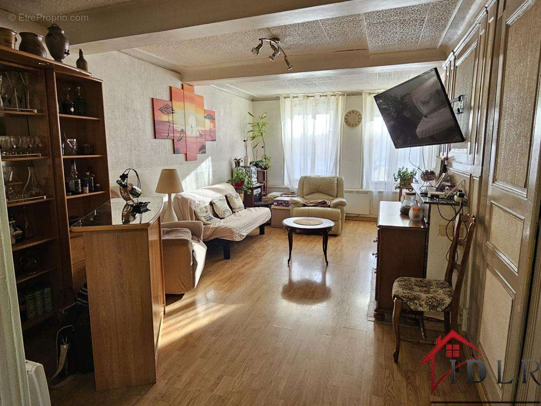 Appartement à WASSY