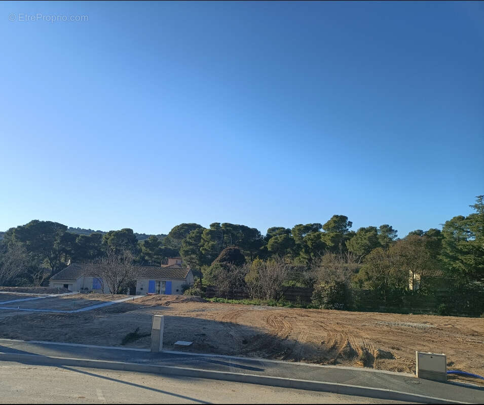 Terrain à LEZIGNAN-CORBIERES