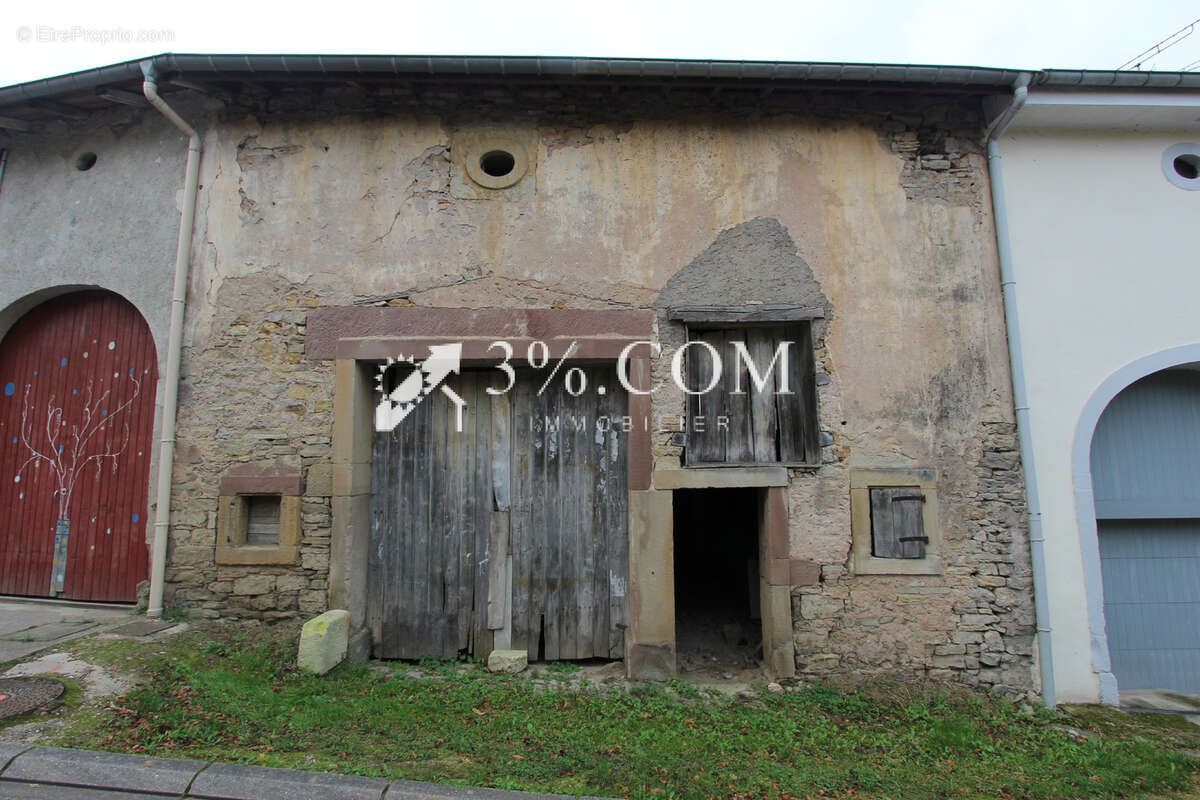 Maison à MOYEN