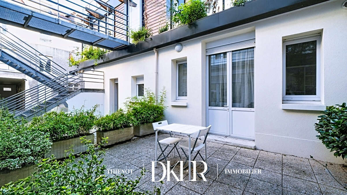 Studio avec terrasse privative au cœur du centre-ville, à deux pas de la Cathédrale - photo 4