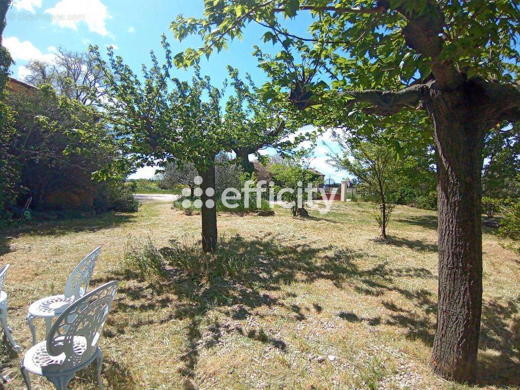 Maison à CAMARET-SUR-AIGUES