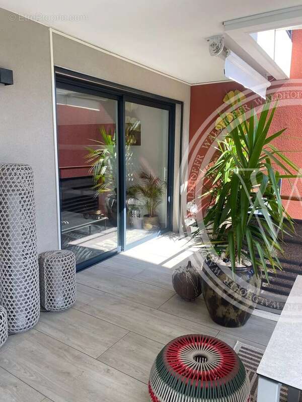 Appartement à EZE
