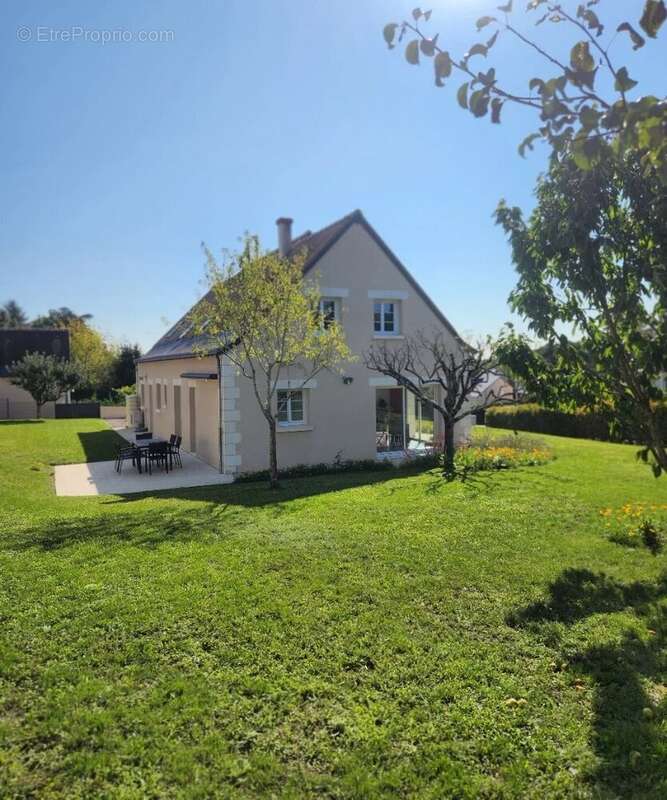 Maison à AZAY-LE-RIDEAU
