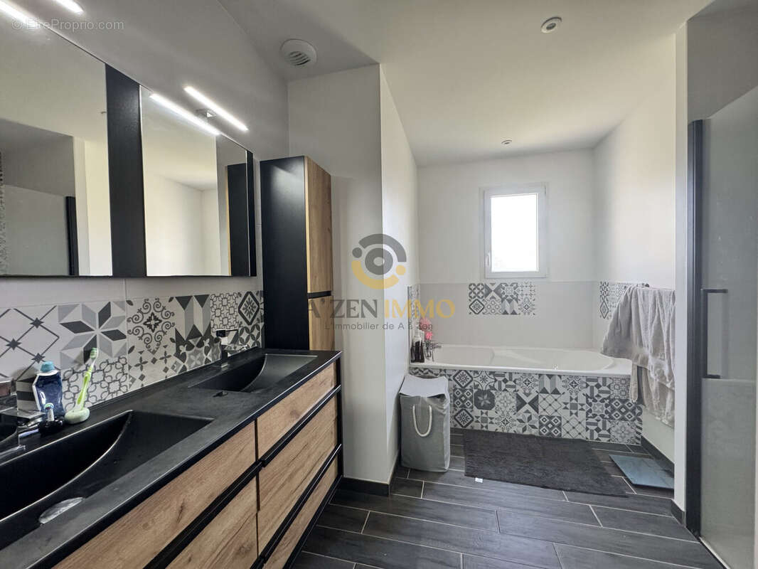 Maison à SECONDIGNY