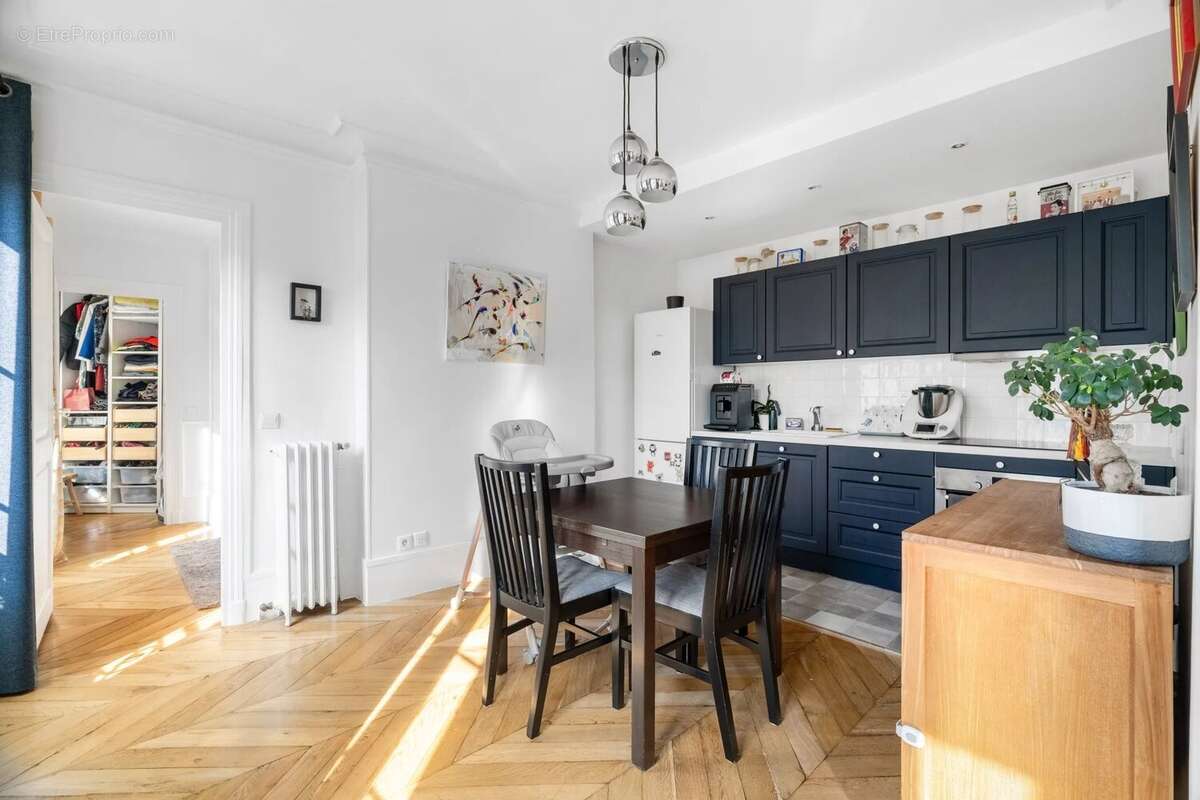 Appartement à LEVALLOIS-PERRET