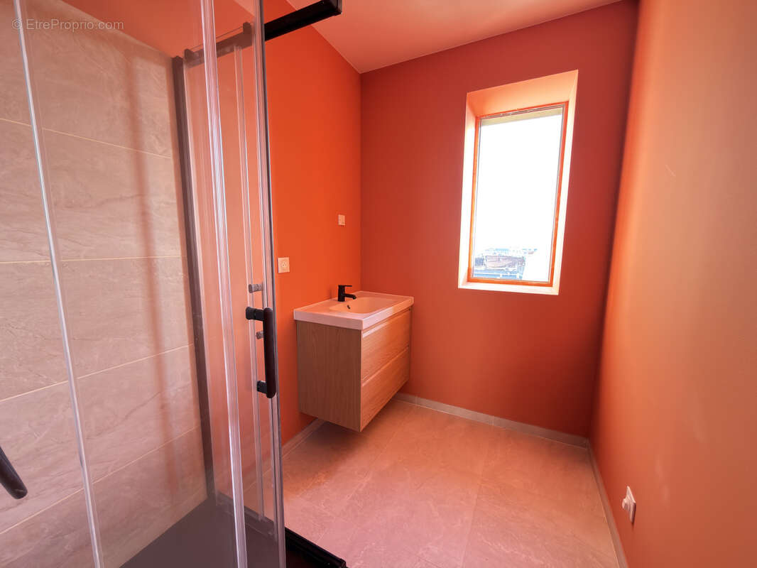 Appartement à MARSEILLE-1E