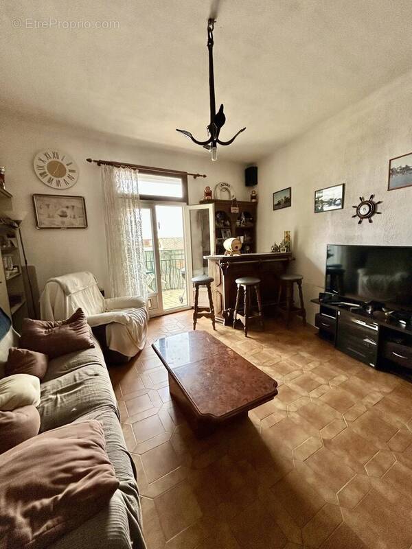 Appartement à PEZILLA-LA-RIVIERE