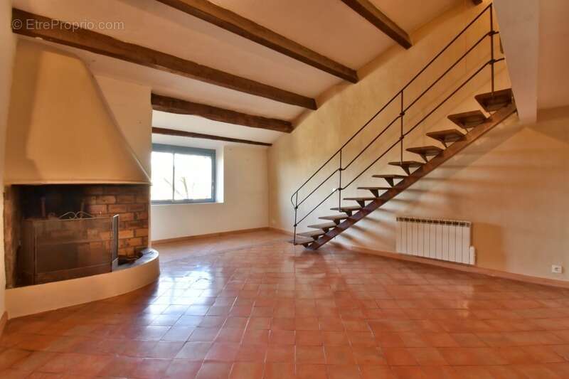 Appartement à FORCALQUIER