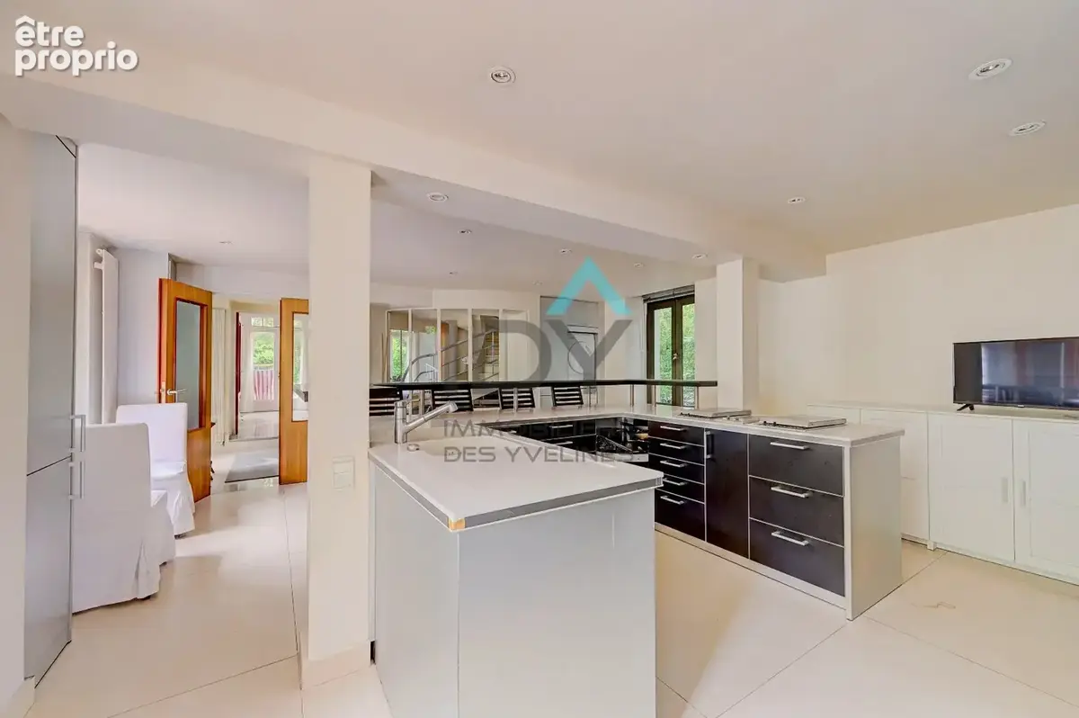 SAINT GERMAIN EN LAYE - Maison 200 m² au calme quartier forêt - photo 12