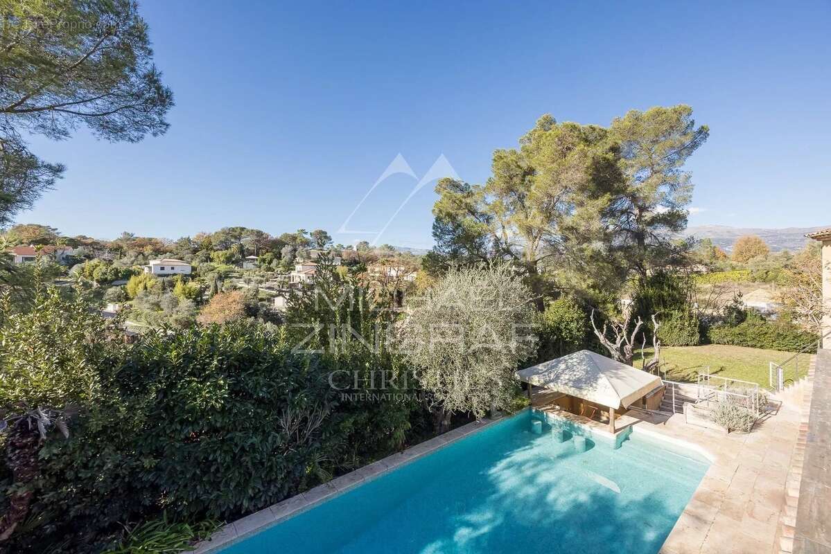 Maison à ROQUEFORT-LES-PINS