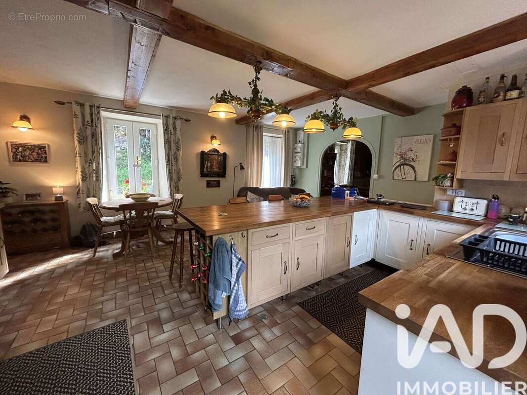 Maison 211 m² à Saint-Pever  - photo 5