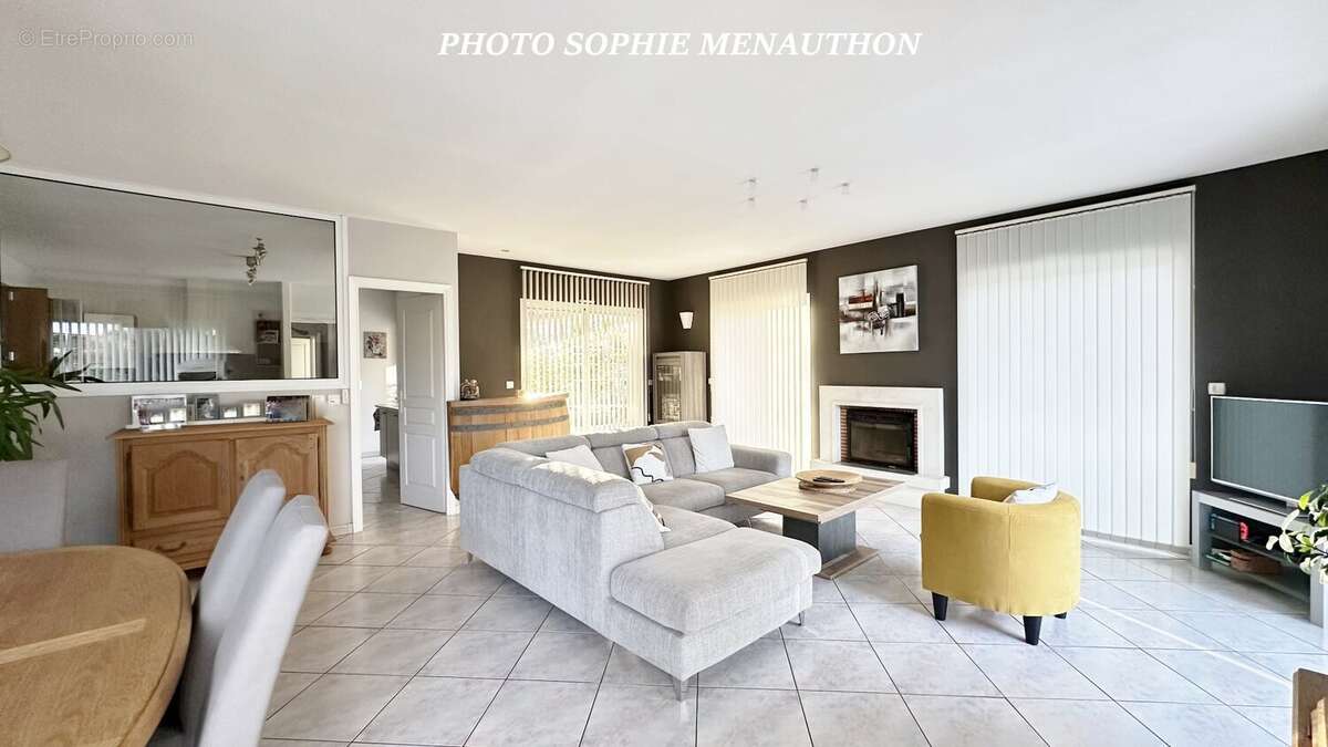 Maison contemporaine de type t5 de 173 m2  + garage de 40 m2 sur terrain de 4059 m2 - photo 3