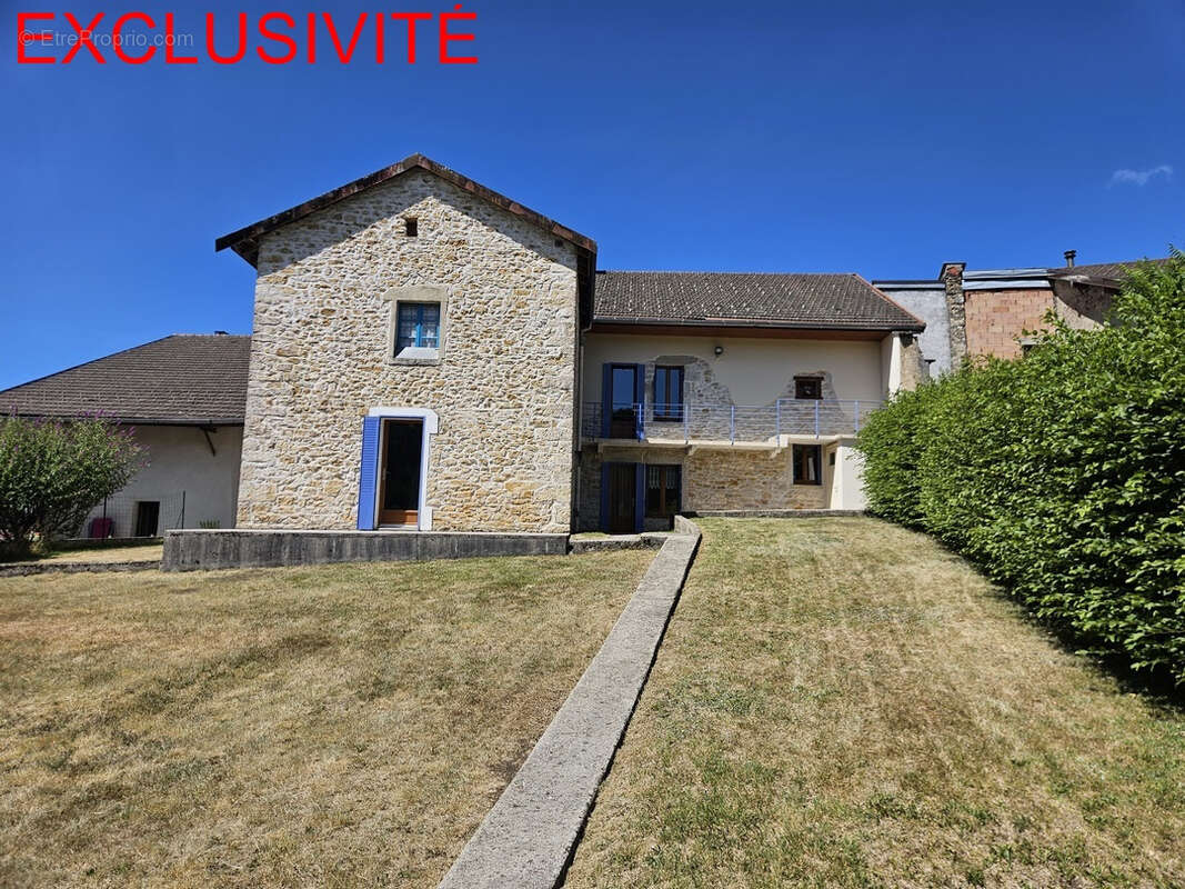 Ravilloles : belle maison de village en pierre - photo 2