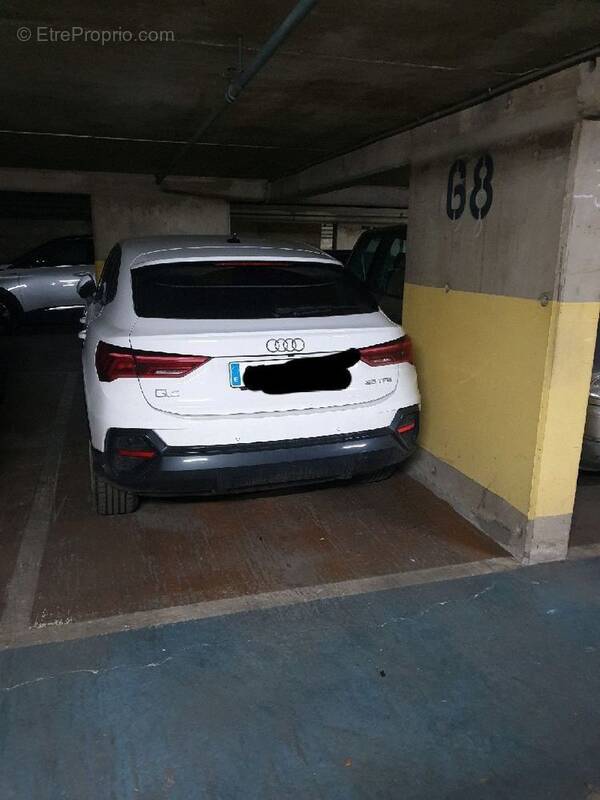 Parking à PARIS-10E