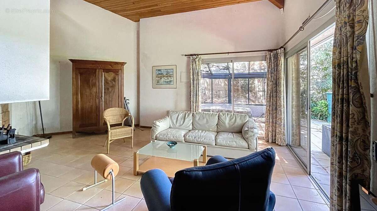 Maison 197 m² à Le Pian-Sur-Garonne  - photo 4