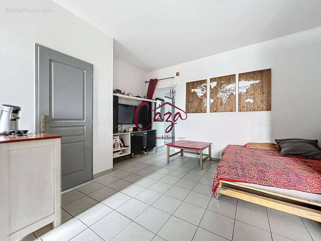 Maison de 55 m2 Cambalnes et Meynac centre bourg - photo 4