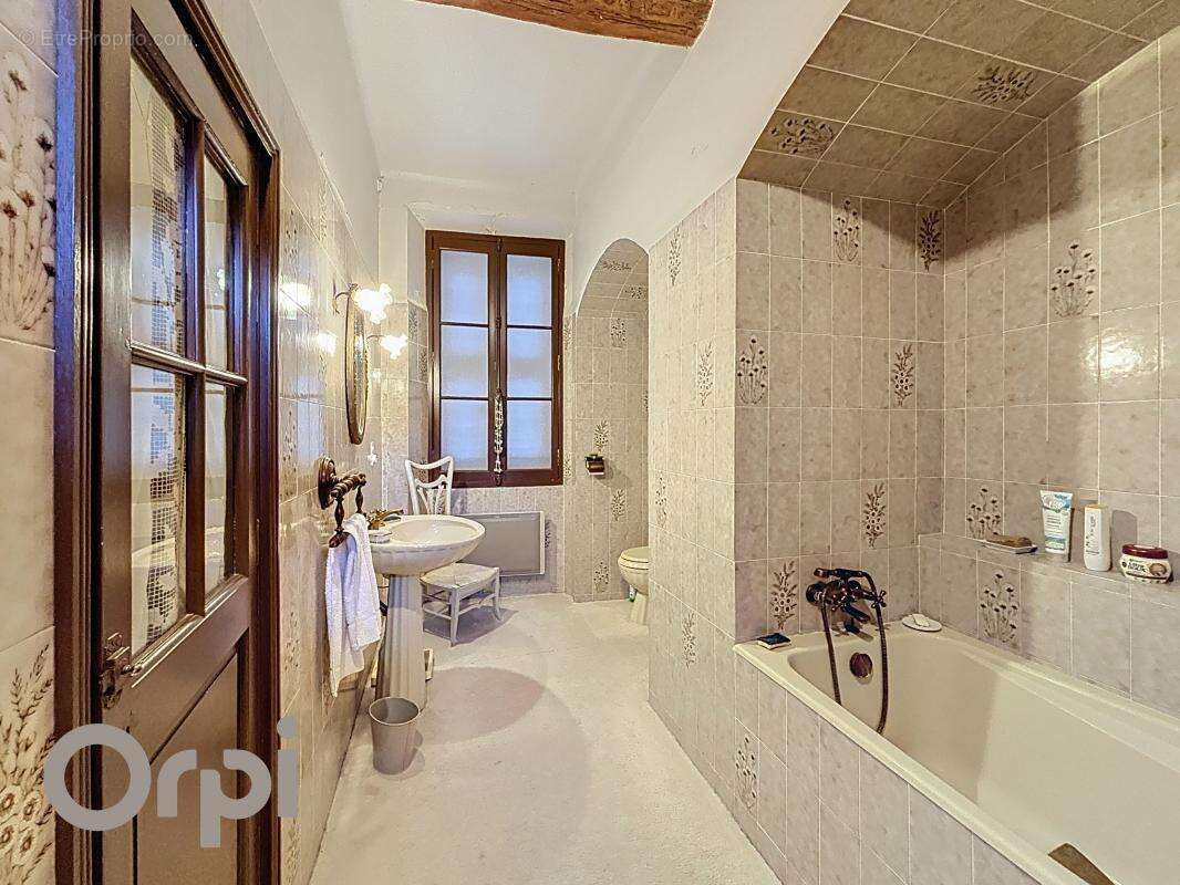 Maison à ROQUEBRUNE-SUR-ARGENS