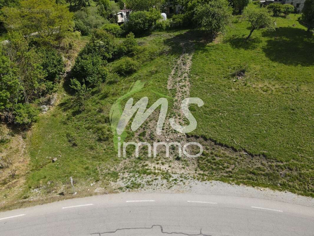 Terrain à CHABOTTES