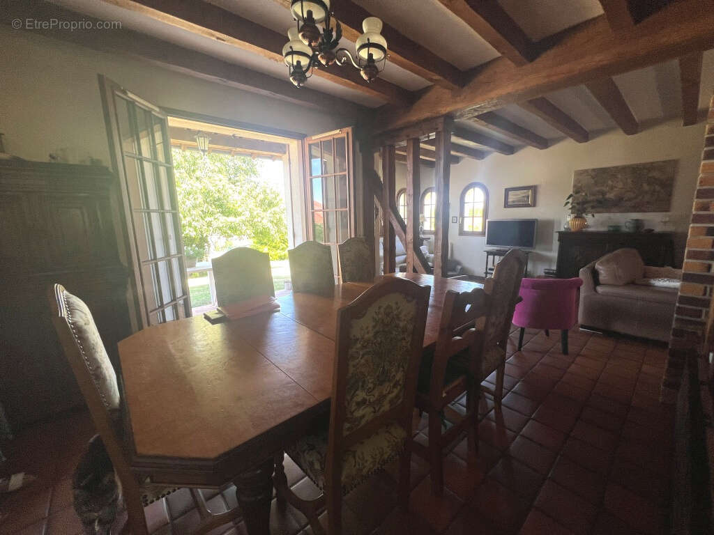 Maison à PONT-SUR-YONNE