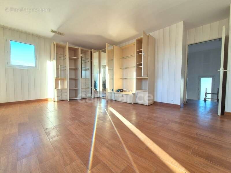Maison à vendre 7 pièces SAINT GEORGES DE DIDONNE (17) - Grand Garage - Terrain de 945m² - photo 17