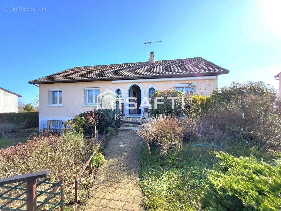 Photo 1 - Maison à LIGUGE