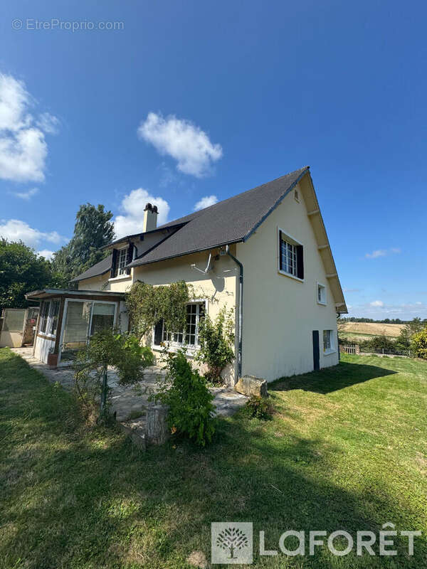 Maison à SAINT-MAURICE-LES-CHARENCEY