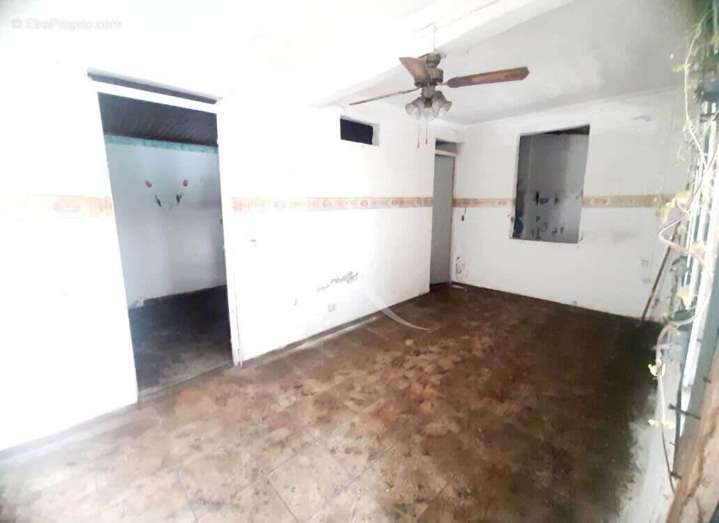 Maison individuelle Fort De France 3 pièce(s) 62 m2 à rénover avec fort potentiel !!! A SAISIR !!! - photo 10