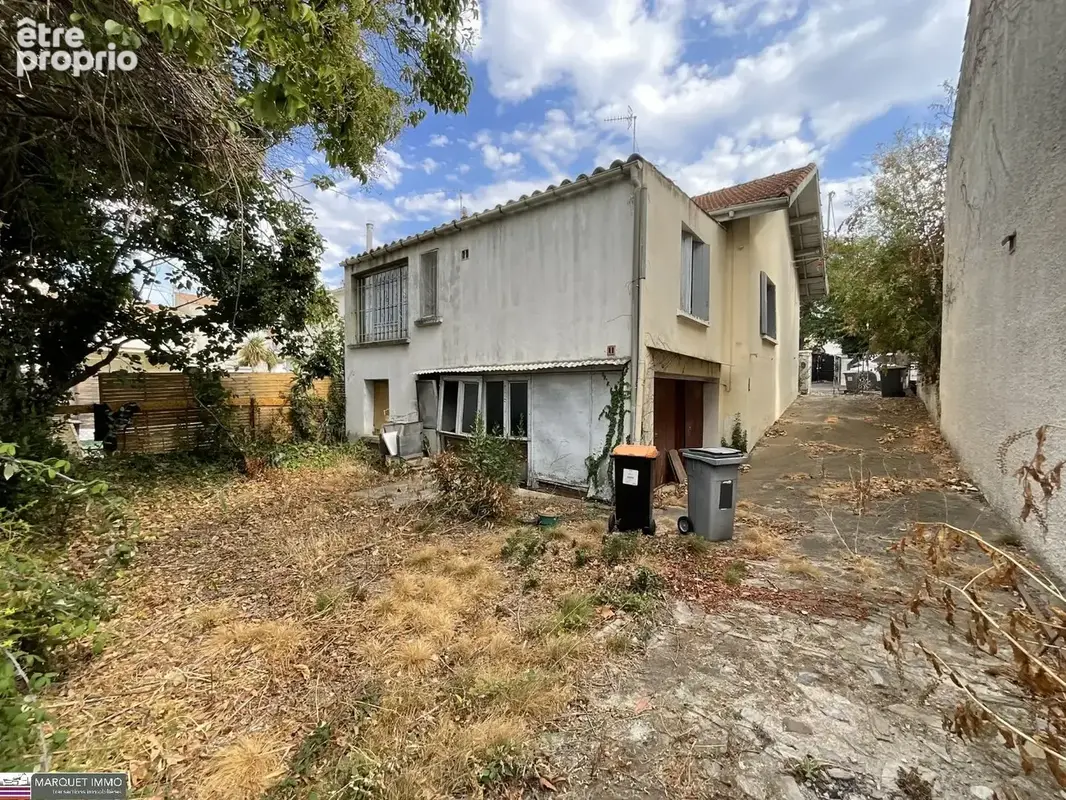 Découvrez cette rarrissime villa T4 avec loggia des années 30 à remettre au goût du jour, de plain-pied d'une surface habitable  - photo 16
