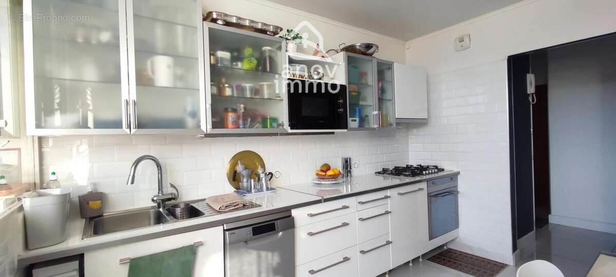 DERNIER ETAGE, Appartement moderne et rénové de 80m2 avec te - photo 4