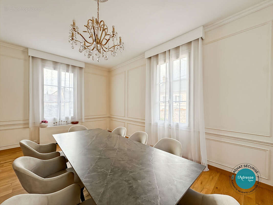 Maison à MENNECY