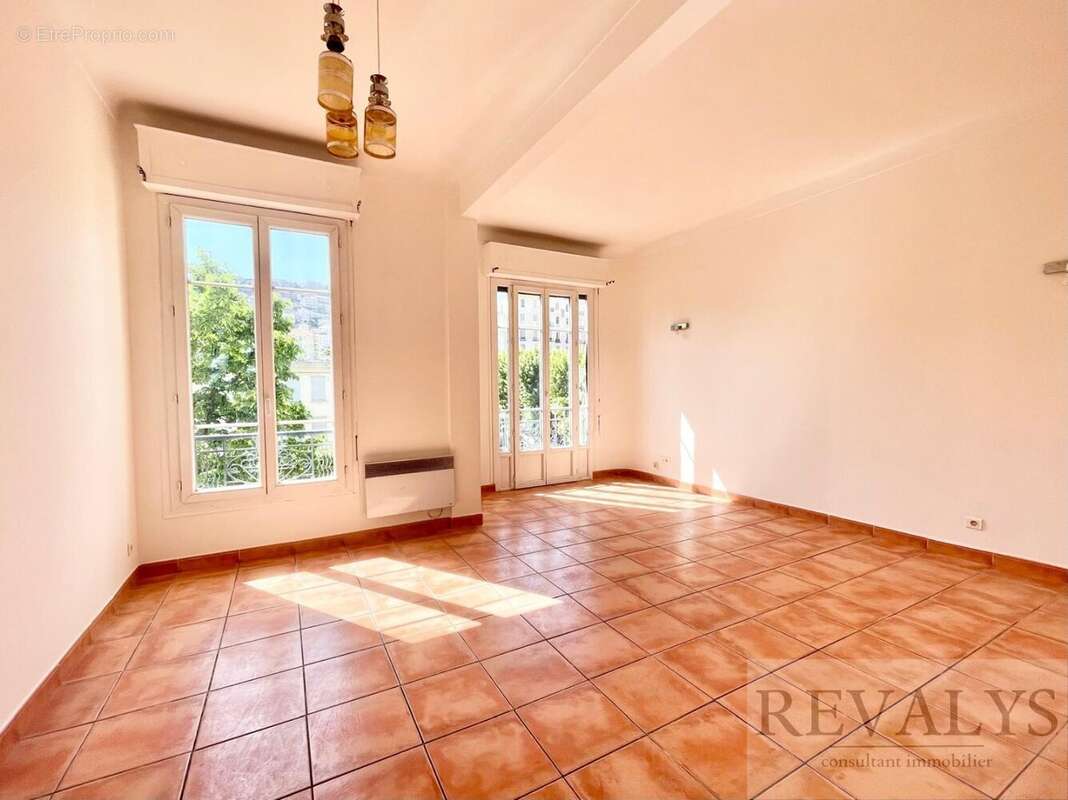 Alpes maritimes (06) - nice centre ville gambetta  proche liberation - a vendre apparteement 3/4 pieces en etage eleve traversan - photo 2