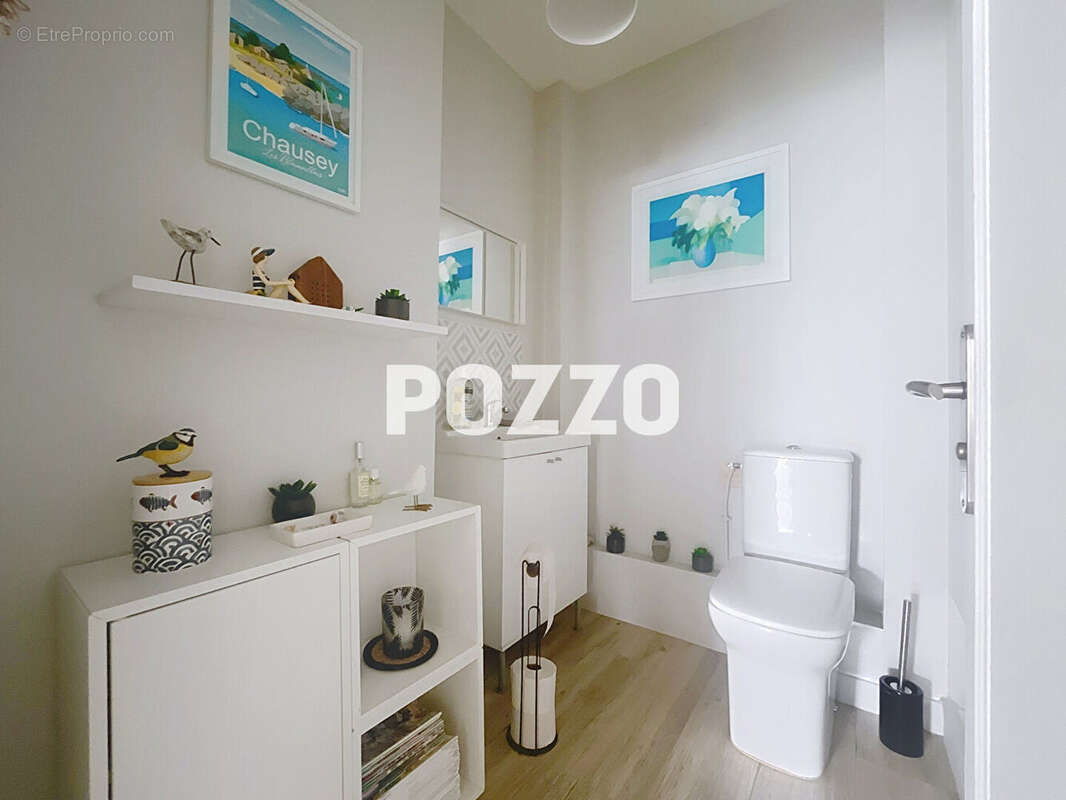 Appartement à DONVILLE-LES-BAINS