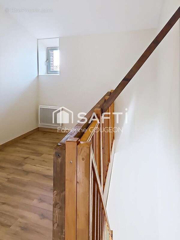 Maison 74 m² à Saint-Angeau  - photo 5