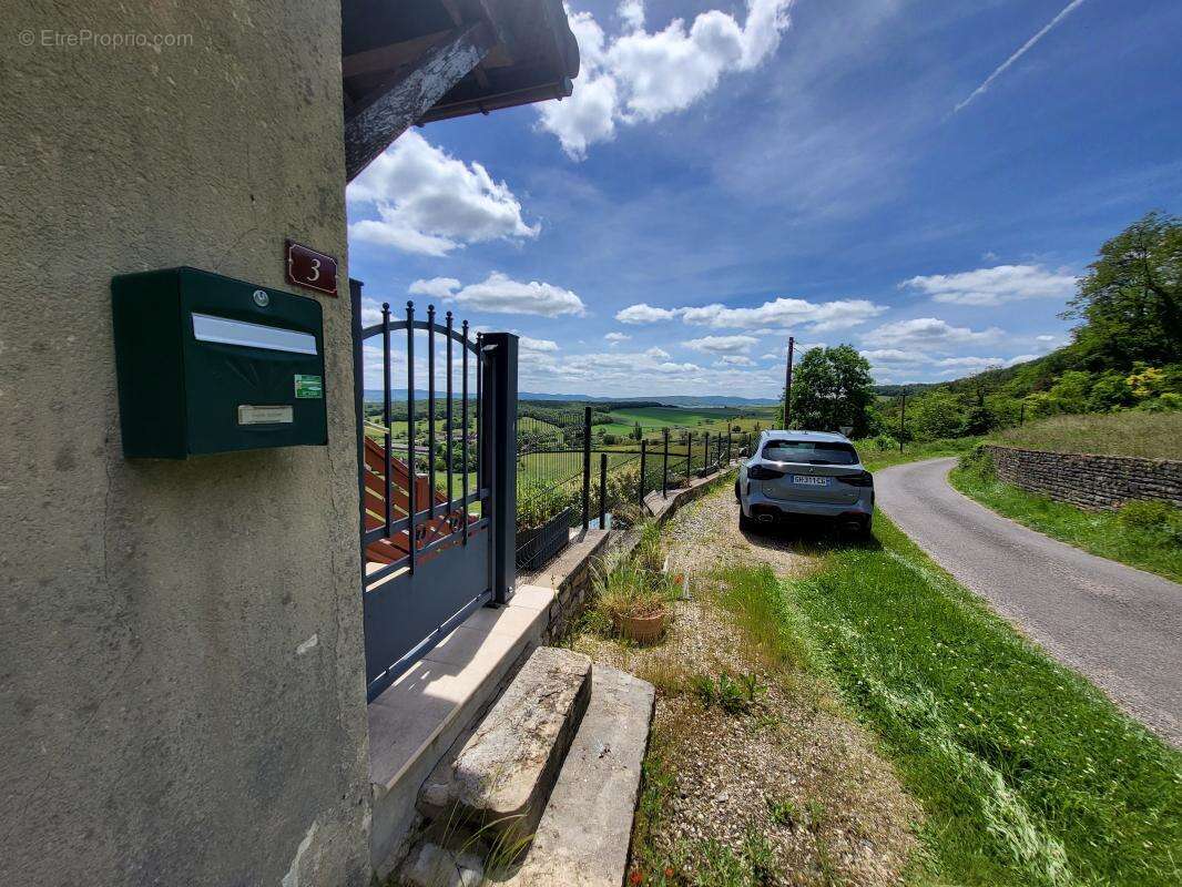 Maison à SAINT-YTHAIRE