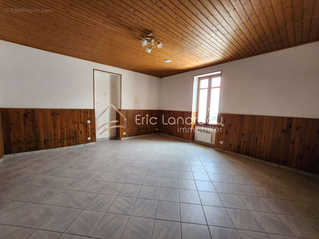 Maison avec dépendance à rénovée. La Chaume - photo 2