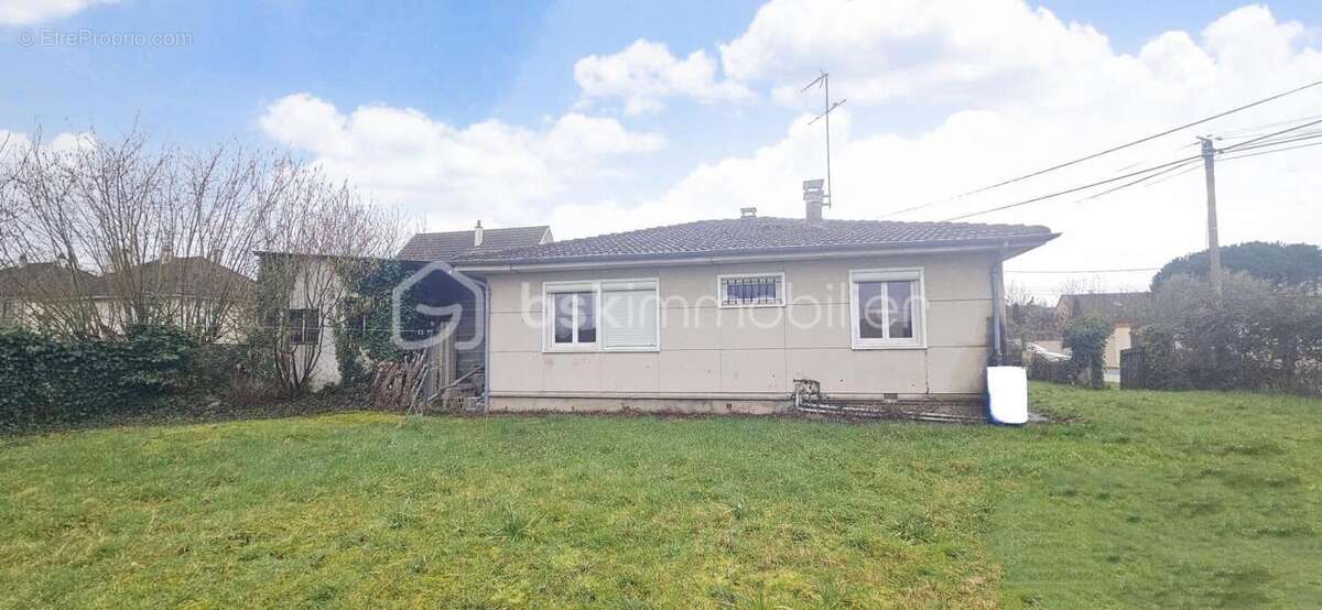 GIEN - Pavillon de plain-pied avec grand jardin clos de 1 068 m² - potentiel à exploiter - photo 7