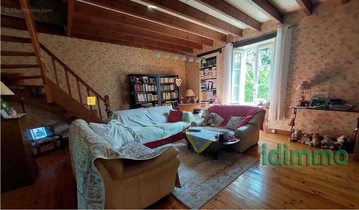 Vous aimez les vieilles pierres,la campagne..ensemble immobilier de 190 m2 avec 2 maisons sur un beau parc arb - photo 8