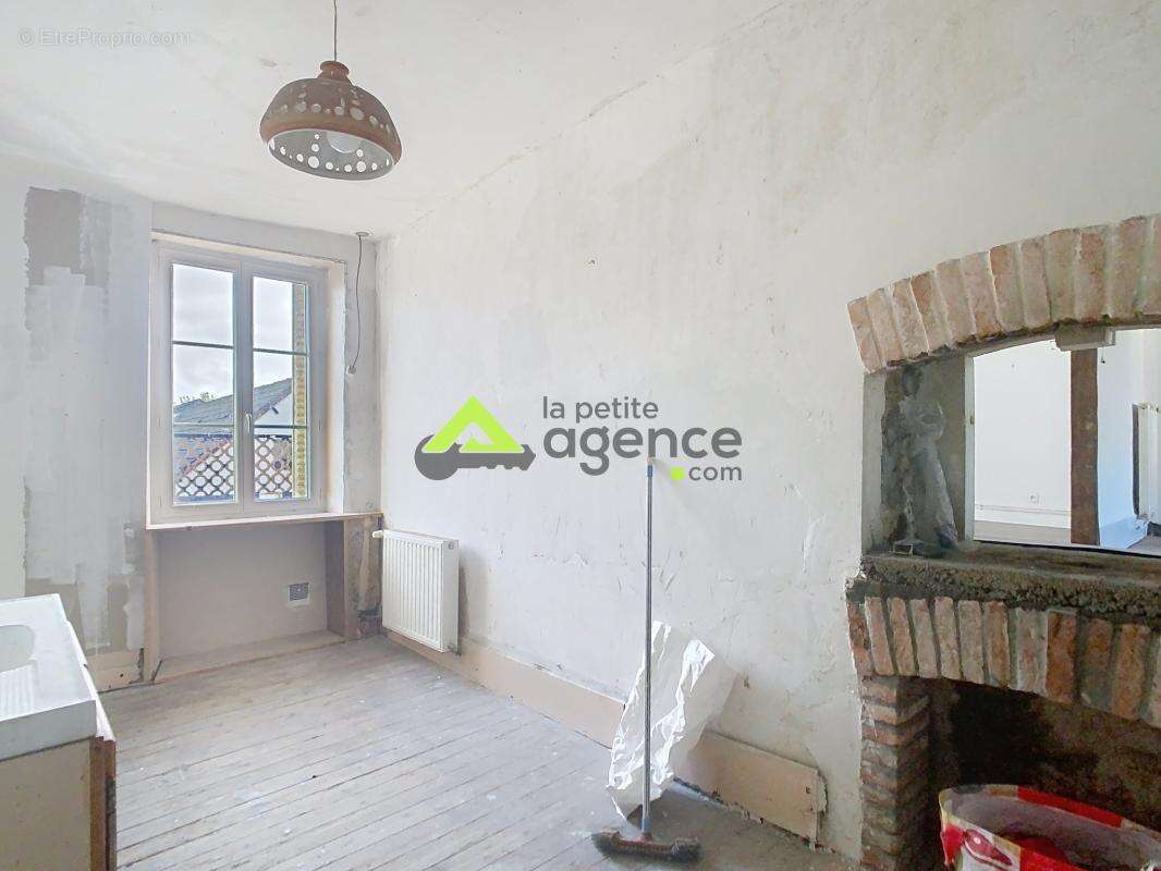 Maison à CHENERAILLES