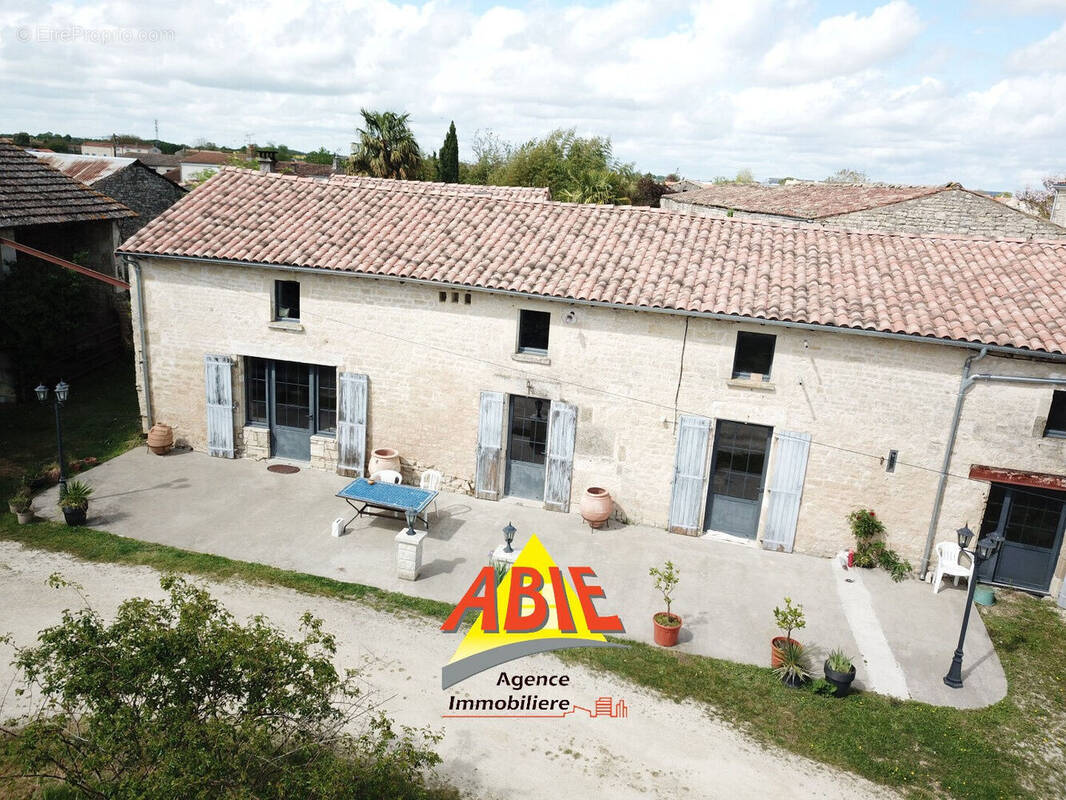 Photo 1 - Maison à VILLIERS-EN-PLAINE